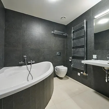Szálloda Wellness Queens