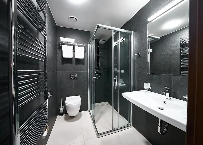 Hotel Wellness Queens 4*